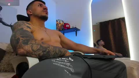 Snapshot of liamreigns_ chatting on July 7, 2026, 7:23 am liam online show from July 7, 2026, 7:23 am