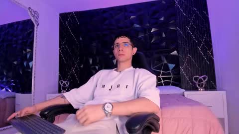 Snapshot of liamvegaa_ chatting on March 7, 2026, 8:17 pm Liam online show from March 7, 2026, 8:17 pm