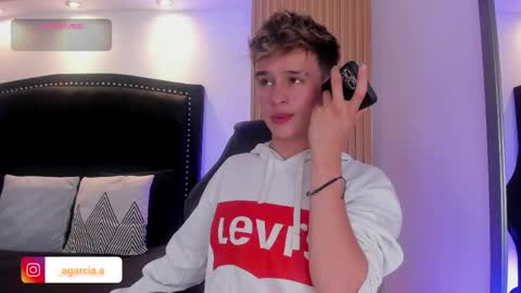 liam online show from April 30, 2026, 4:52 am
