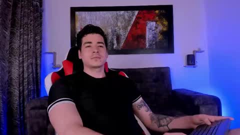 liamwyatt_ online show from May 1, 2026, 3:11 am