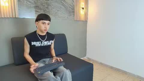 Snapshot of lian_cameron chatting on December 22, 2025, 5:26 am lian_cameron online show from December 22, 2025, 5:26 am