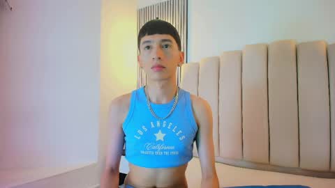 lian_cameron online show from April 24, 2026, 4:15 am