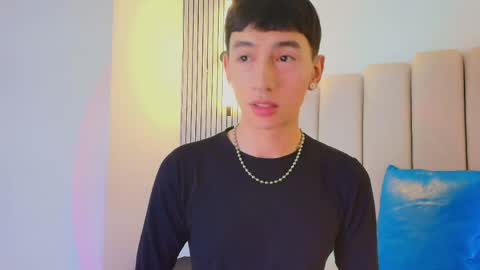 lian_cameron online show from April 28, 2026, 4:06 am