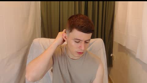 Snapshot of lian_eathan chatting on November 29, 2025, 6:00 pm lian_eathan online show from November 29, 2025, 6:00 pm