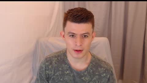 Snapshot of lian_eathan chatting on December 3, 2025, 3:21 pm lian_eathan online show from December 3, 2025, 3:21 pm