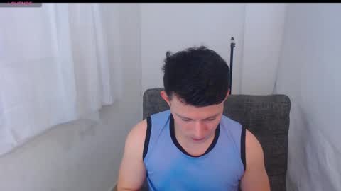 Snapshot of lian_eathan chatting on March 7, 2026, 7:33 pm lian_eathan online show from March 7, 2026, 7:33 pm