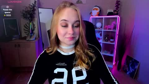 Liana online show from February 15, 2026, 2:41 am