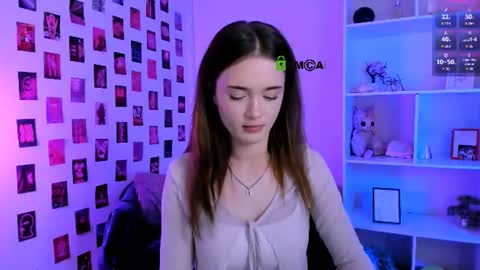 Snapshot of liana_kisses chatting on July 5, 2026, 7:43 pm Little Liana online show from July 5, 2026, 7:43 pm