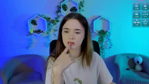 Snapshot of liana_kisses chatting on July 9, 2026, 6:45 pm Little Liana online show from July 9, 2026, 6:45 pm