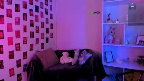 Snapshot of liana_kisses chatting on July 26, 2026, 7:21 pm Little Liana online show from July 26, 2026, 7:21 pm
