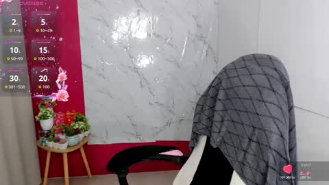 Snapshot of liane_mei chatting on May 9, 2026, 5:12 am Liane online show from May 9, 2026, 5:12 am