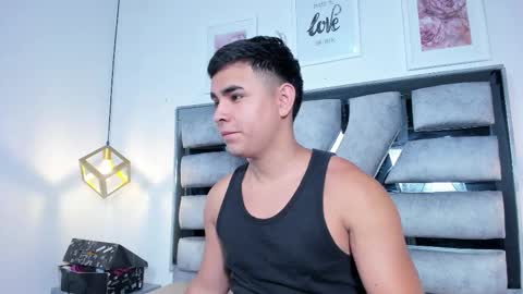 lianfox_ online show from March 26, 2026, 12:11 pm