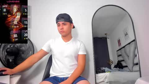 lianfox_ online show from April 27, 2026, 12:25 pm