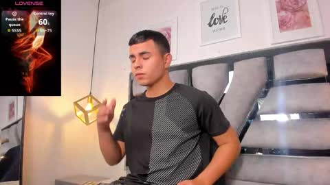 lianfox_ online show from April 28, 2026, 12:32 pm