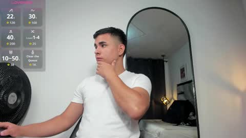 Snapshot of lianfox_ chatting on May 18, 2026, 12:44 pm lianfox_ online show from May 18, 2026, 12:44 pm