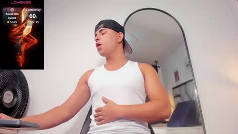 Snapshot of lianfox_ chatting on May 19, 2026, 12:33 pm lianfox_ online show from May 19, 2026, 12:33 pm