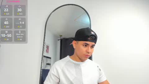 Snapshot of lianfox_ chatting on June 12, 2026, 12:26 pm lianfox_ online show from June 12, 2026, 12:26 pm