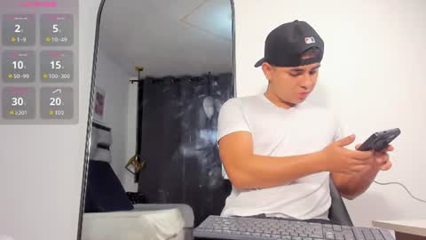 Snapshot of lianfox_ chatting on June 13, 2026, 12:25 pm lianfox_ online show from June 13, 2026, 12:25 pm