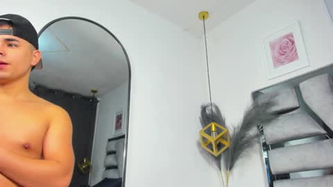 Snapshot of lianfox_ chatting on June 19, 2026, 12:20 pm lianfox_ online show from June 19, 2026, 12:20 pm