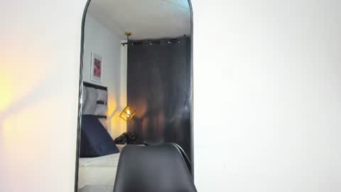 Snapshot of lianfox_ chatting on June 30, 2026, 1:23 pm lianfox_ online show from June 30, 2026, 1:23 pm