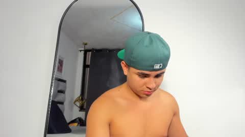 Snapshot of lianfox_ chatting on July 6, 2026, 12:35 pm lianfox_ online show from July 6, 2026, 12:35 pm