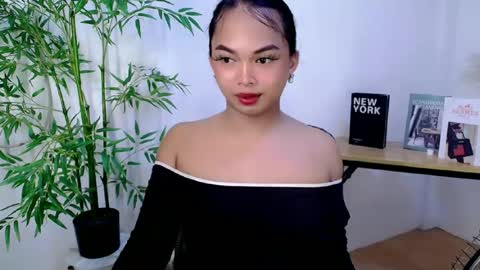 CALL ME LIANNA online show from June 19, 2026, 7:39 pm