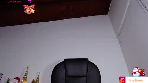 Snapshot of lianna_hot chatting on December 6, 2024, 6:39 pm --- buy my content naughty in my bio- online show from December 6, 2024, 6:39 pm