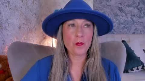 Lian online show from November 5, 2025, 7:58 pm