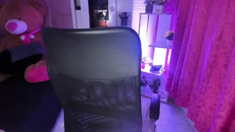 liany_taylor online show from April 25, 2026, 3:20 am