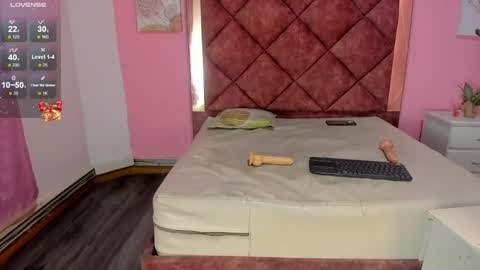 Snapshot of liaowen1 chatting on December 3, 2024, 5:01 pm LIA online show from December 3, 2024, 5:01 pm