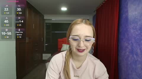 Lia Roberts online show from December 28, 2024, 12:03 pm