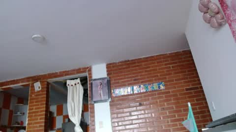 Liarouse04 online show from April 26, 2026, 1:31 pm