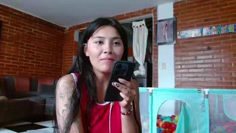 Liarouse04 online show from April 29, 2026, 1:37 pm