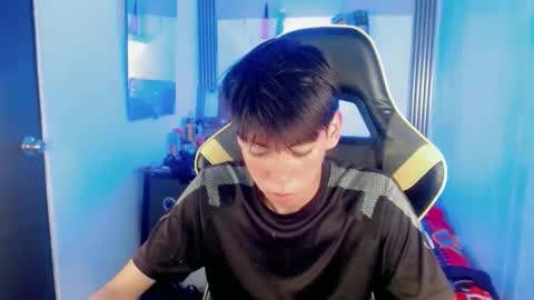 Snapshot of liarr_ chatting on May 15, 2026, 11:01 pm LIAR online show from May 15, 2026, 11:01 pm