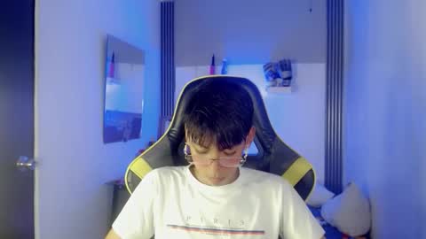 Snapshot of liarr_ chatting on May 17, 2026, 1:14 am LIAR online show from May 17, 2026, 1:14 am