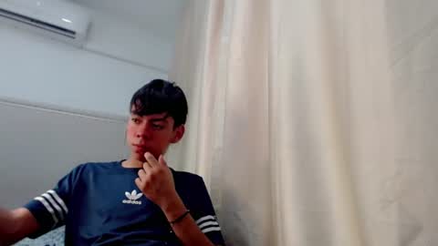 Snapshot of liarr_ chatting on June 18, 2026, 6:45 pm LIAR online show from June 18, 2026, 6:45 pm