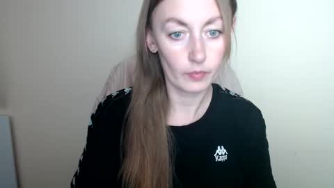 Lia online show from May 6, 2026, 11:59 am