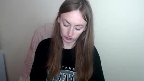 Lia online show from May 10, 2026, 11:59 am