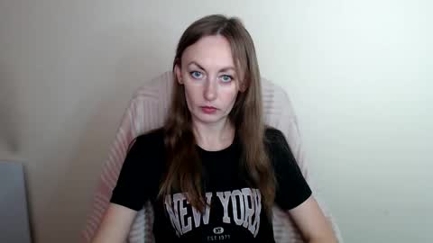 Lia online show from May 13, 2026, 12:13 pm