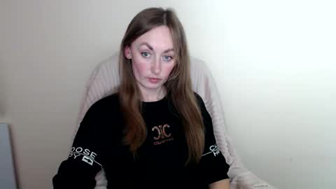 Lia online show from May 20, 2026, 12:22 pm