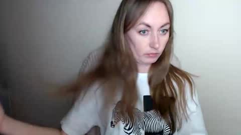 Lia online show from May 29, 2026, 12:47 pm