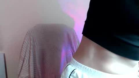 Lia online show from June 3, 2026, 11:57 am