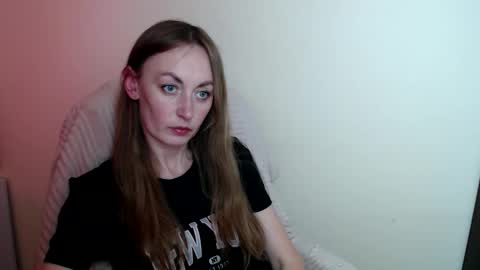 Lia online show from June 5, 2026, 12:00 pm