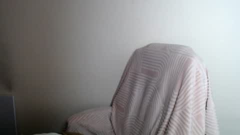 Lia online show from June 17, 2026, 11:56 am