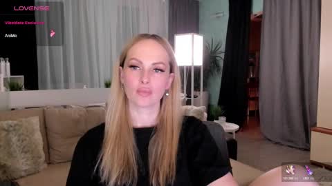 Snapshot of libby_nora chatting on December 6, 2024, 1:44 pm Libby online show from December 6, 2024, 1:44 pm