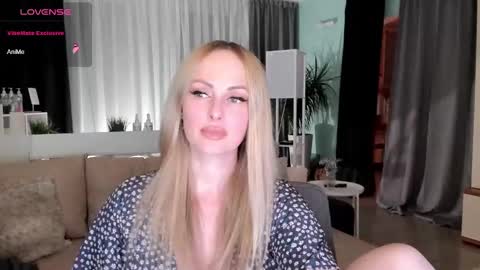 Snapshot of libby_nora chatting on December 15, 2024, 1:54 pm Libby online show from December 15, 2024, 1:54 pm