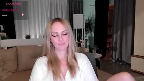 Snapshot of libby_nora chatting on December 20, 2024, 6:13 pm Libby online show from December 20, 2024, 6:13 pm