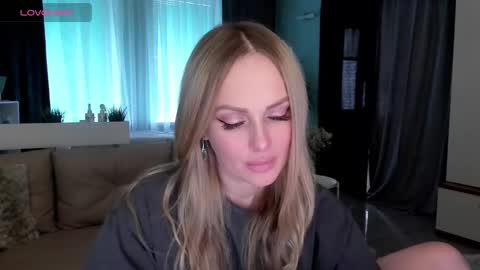 Snapshot of libby_nora chatting on February 8, 2025, 12:39 pm Libby online show from February 8, 2025, 12:39 pm