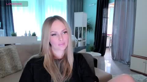 Snapshot of libby_nora chatting on March 5, 2025, 10:33 am Libby online show from March 5, 2025, 10:33 am