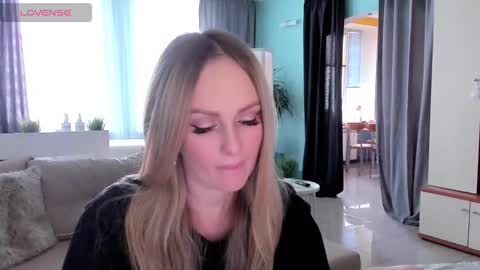 Snapshot of libby_nora chatting on March 11, 2025, 11:12 am Libby online show from March 11, 2025, 11:12 am